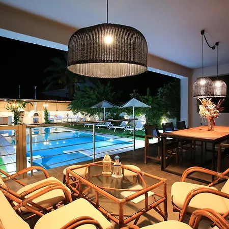 Elpida, Villa Kokkini Hani