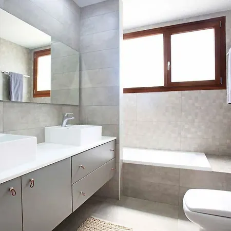 Elpida, Villa *